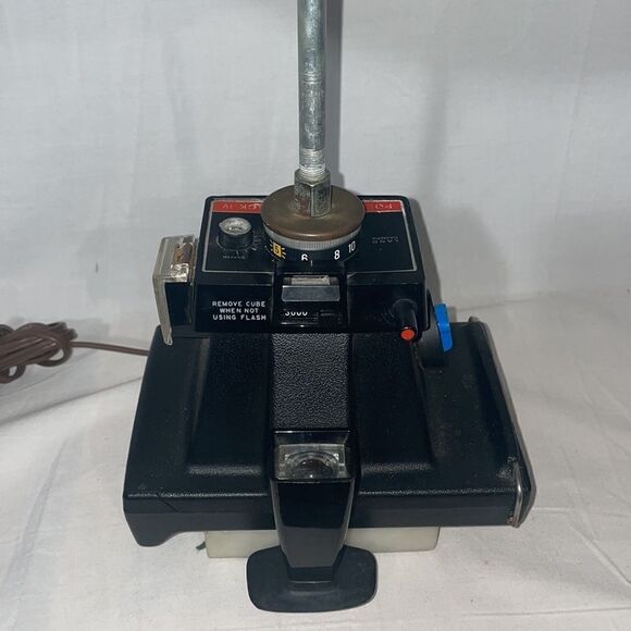 Vintage Polaroid camera lamp - Picture 2 of 9